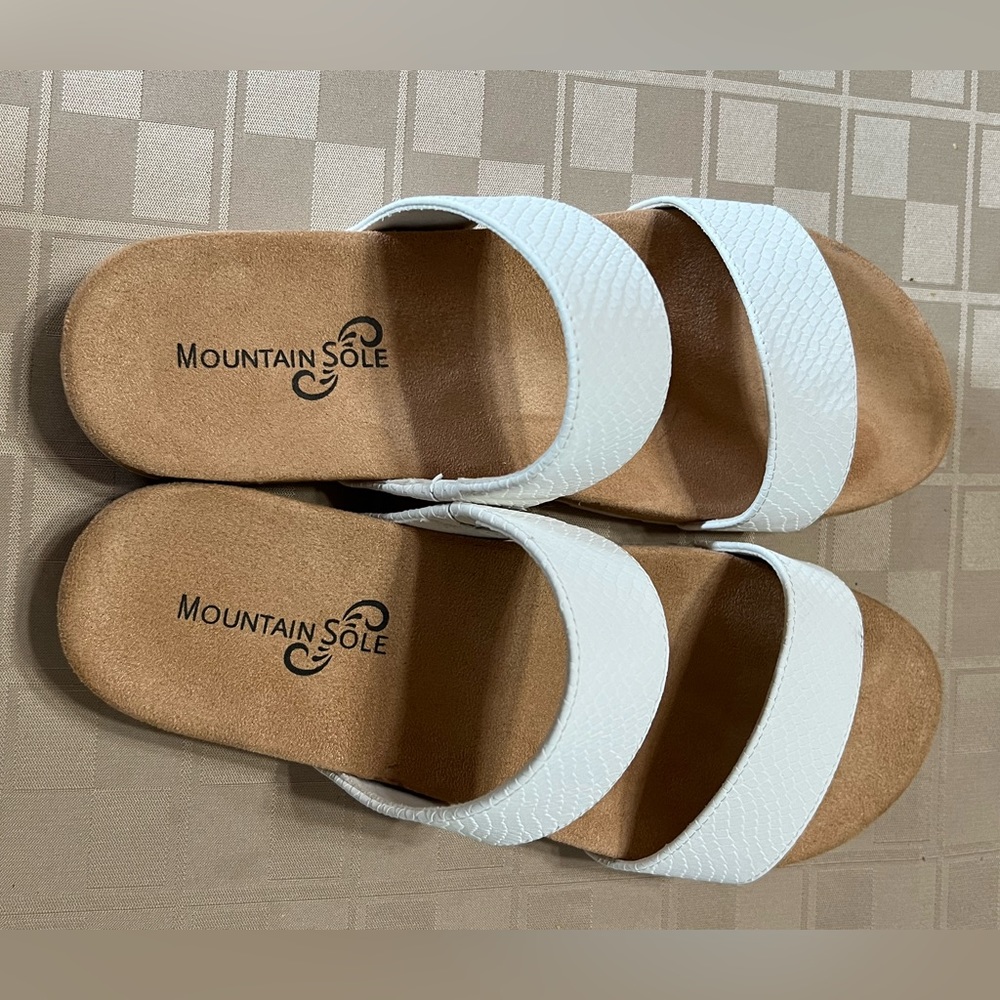 Mountain Sole Sintetico Womens Size 9M Slip-on White Sandal New With Box EU 40.5